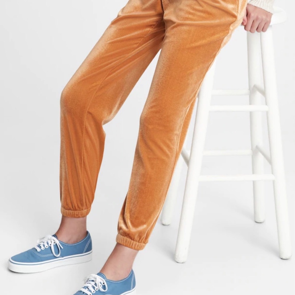 Gap velvet joggers